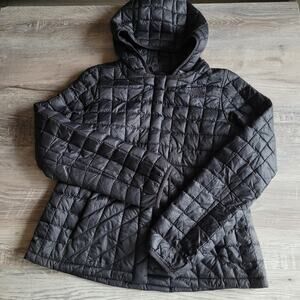 (M) The North Face coat!